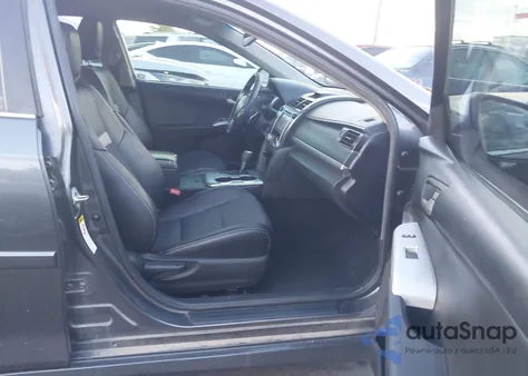 2014 Toyota Camry Se z USA, uszkodzony, nr VIN 4T1BF1FK0EU351301